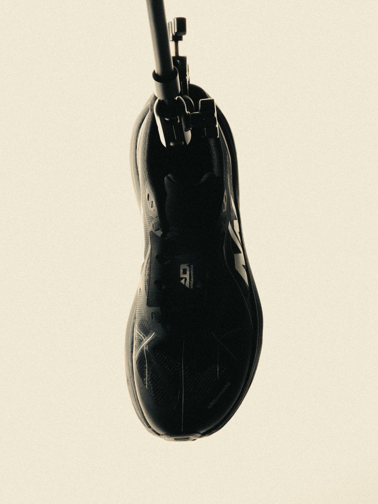 Light Tracker Duli 2- Black